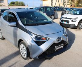 Toyota Aygo Connect 1.0 VVT-i 72 CV 5 porte x-cool