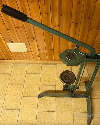 Tappa bottiglie in sughero (tappatrice)