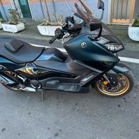 Yamaha t max 560