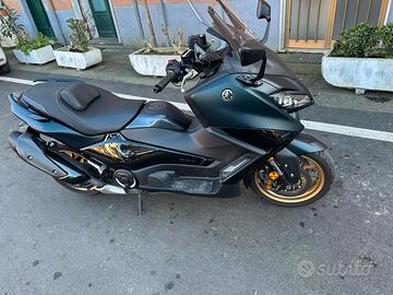 Yamaha t max 560