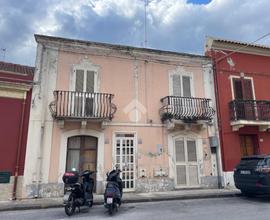 CASA SEMINDIPENDENTE A MILAZZO