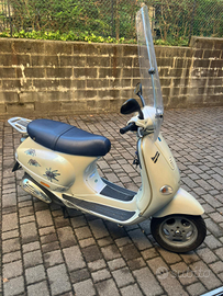 Vespa et4 125