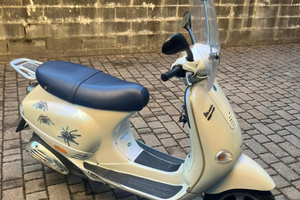 Vespa et4 125