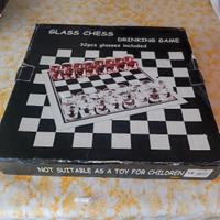 scacchi di vetro, gioco alcolico. glass chess