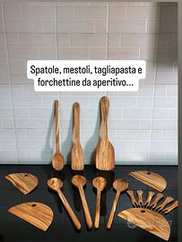 Set di utensili da cucina in legno di ulivo