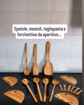 Set di utensili da cucina in legno di ulivo