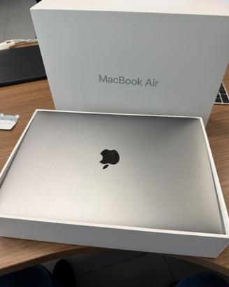 MacBook Air i5 dual-core Grigio siderale