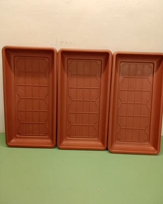 N. 3 sotto fioriere 58x30x6