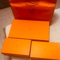 Se vende Scatola Hermès Marca lusso per rigalo