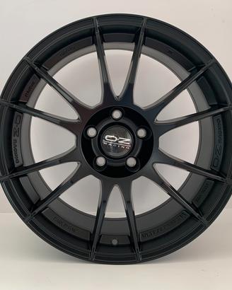 Cerchi in lega OZ Racing Ultraleggera 8x18 Yaris G