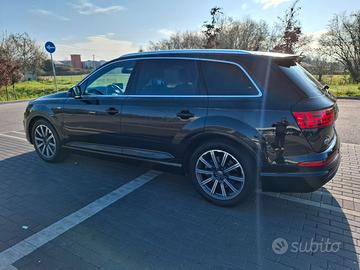 AUDI Q7  3.0 TDI 272 cv Quattro Tiptronic s-line 