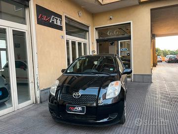 Toyota Yaris 1.0 3 porte Sol