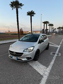 Opel corsa 2016 BLACK EDITION