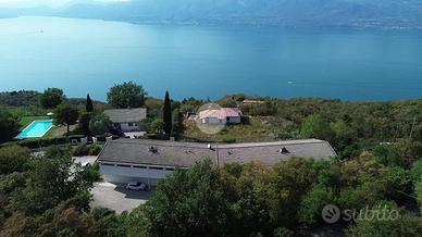 MONOLOCALE A TORRI DEL BENACO