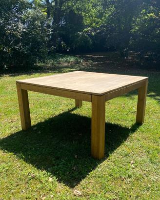 Tavolo da pranzo quadrato in legno