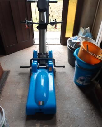 Montascale a cingoli