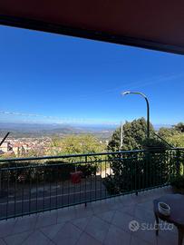 Appartamento con vista mare