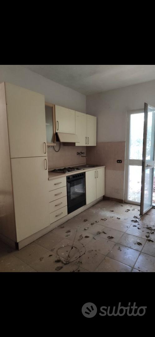 Terreno magazzini e casa zona la storta - Altro