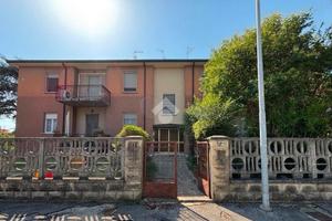 4 LOCALI A GONZAGA