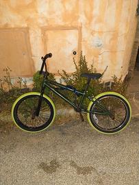 bicicletta bmx