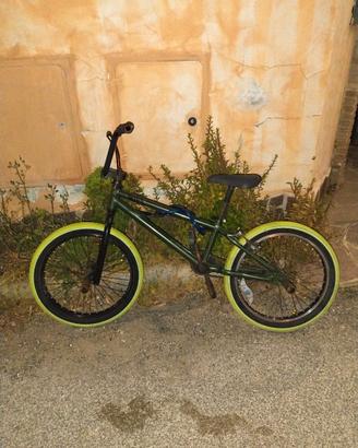 bicicletta bmx