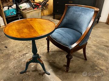 Tavolino e poltroncina antiche