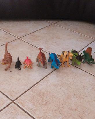 statuette di plastica dinosauri cavalli leoni gatt