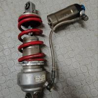 mono ammortizzatore showa