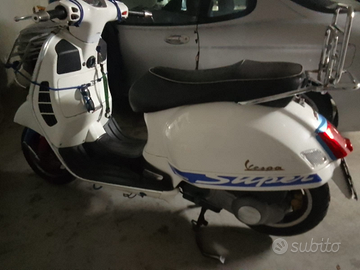 Super vespa tenuta in buone condizioni generali. P