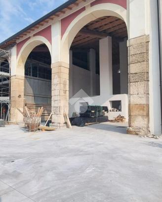 MAGAZZINO A ZEVIO