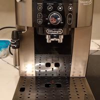 Delonghi magnifica S macchina caffè e cappuccino