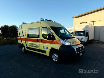 Ambulanza Fiat ducato 2,3 diesel perfetta in tutto