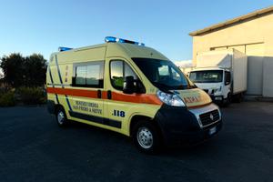 Ambulanza Fiat ducato 2,3 diesel perfetta in tutto