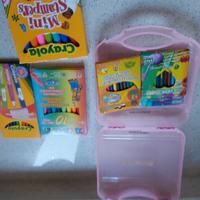 Valigetta contenente 5 scatole di colori/pastelli/