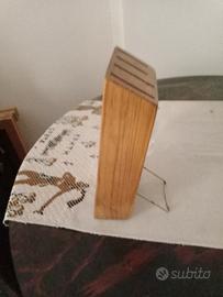 cappo legno coltelli + brocca ceramica decorata 