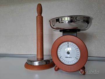 Bilancia da cucina in faggio e acciaio inox