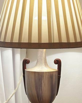 Lampada da tavolo in stile classico