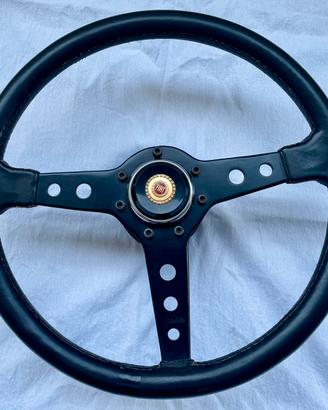 Volante FIAT anni ‘70. Fiat 124?