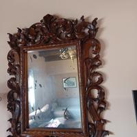 specchiera in legno intagliato 