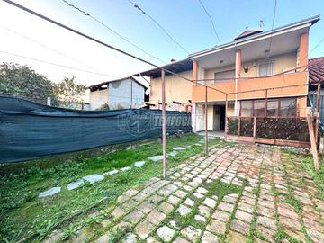 Casa Colonica a Romano Canavese 7 locali