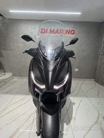 XMAX 300 YAMAHA SCOOTER