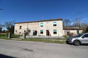 Villa di 396 m² con più di 5 locali e box auto dop