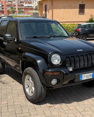Jeep Cherokee 2.5 CRD Sport