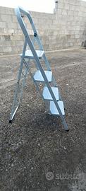 Scala a 4 gradini