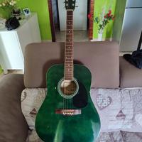chitarra acustica amplificata 