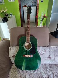 chitarra acustica amplificata 