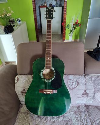 chitarra acustica amplificata 