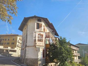 Villa di 215 m² con più di 5 locali a Rovereto