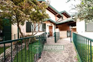 Villa a schiera con ampio giardino nel prestigioso