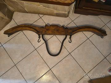 Giogo antico per arredo rustico